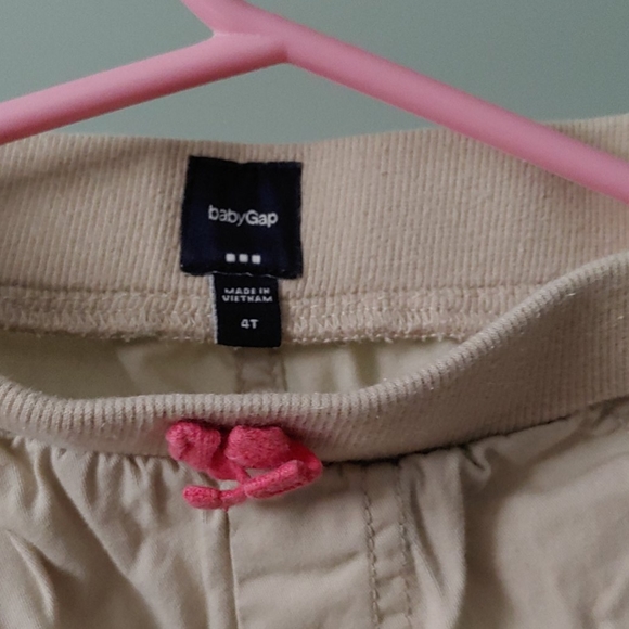 Mix&Match 3/$25 - babyGap Cargo Capri Pants - Picture 4 of 5
